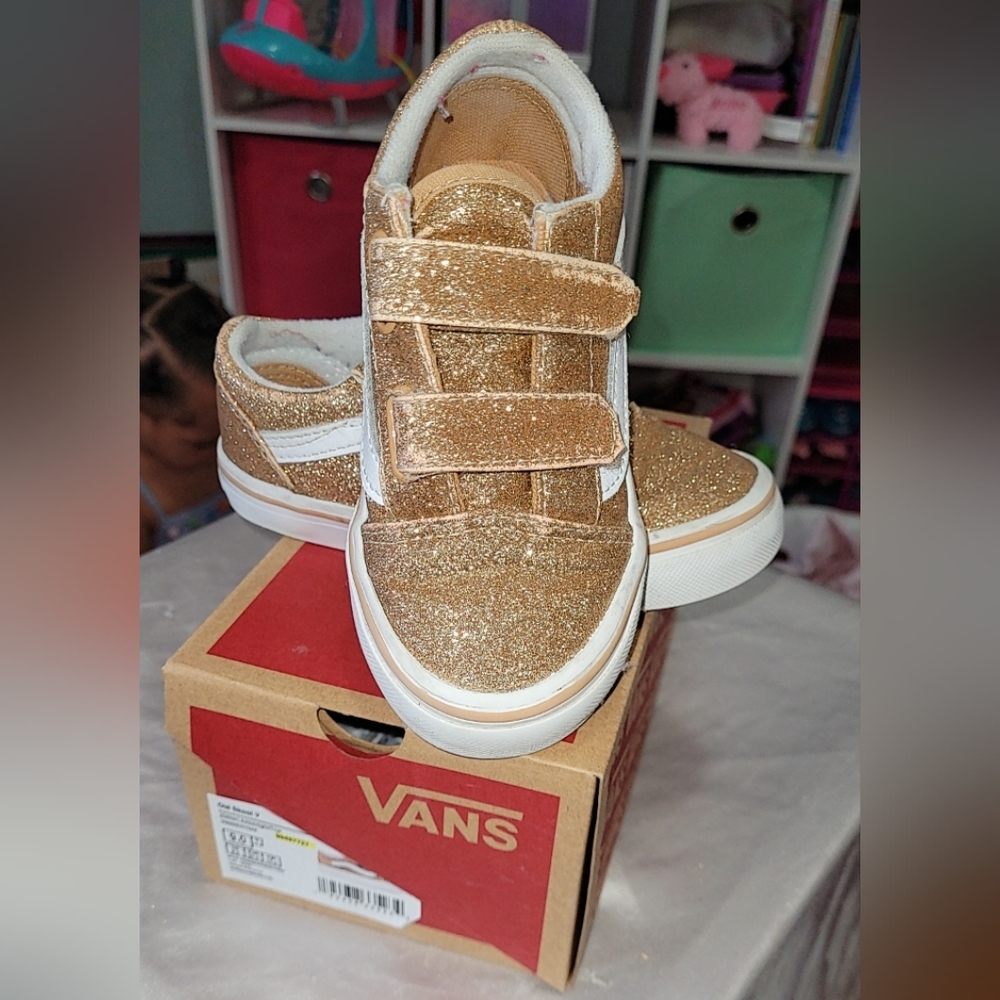 Vans Old Skool V Glitter Skate Shoe